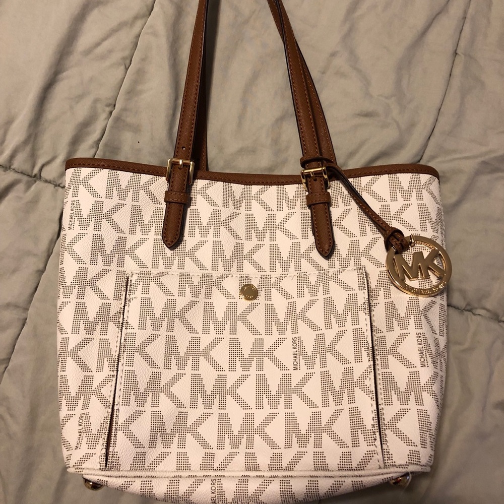 New w/out tags Michael Kors shoulder bag
